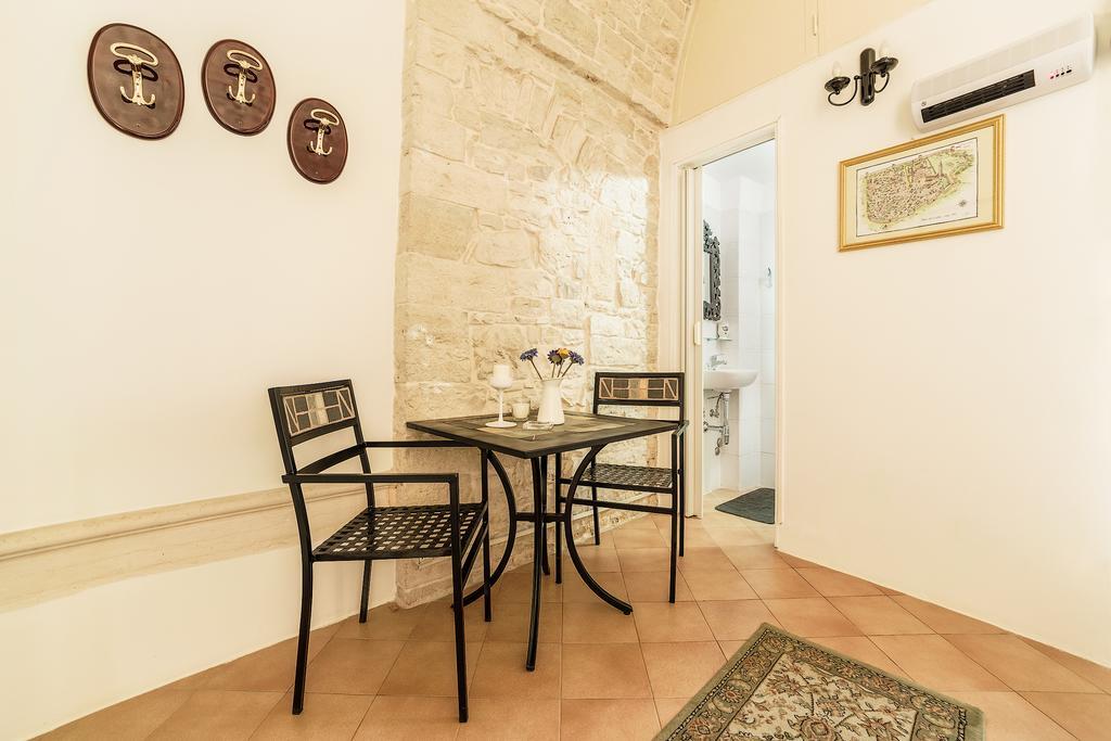 La Torre Storica Bed and Breakfast Bitonto Buitenkant foto